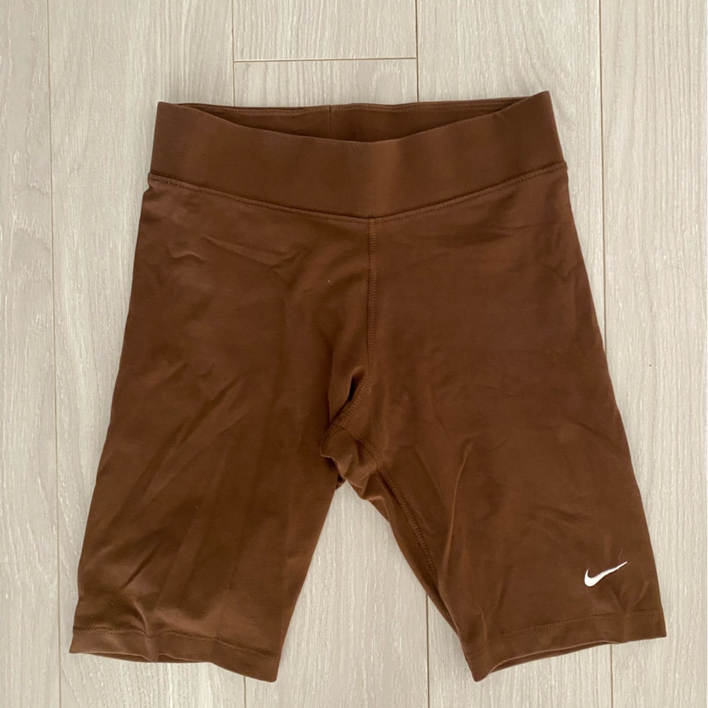 Nike Biker shorts in brown, size small